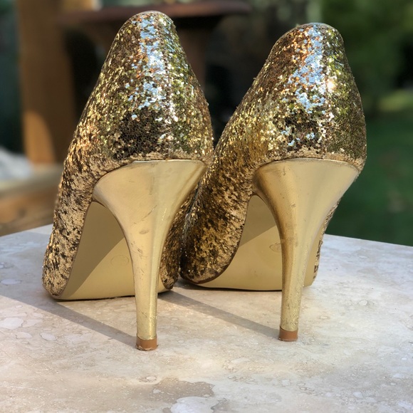 A.Co Gold Heels -Size 8 - Picture 2 of 3